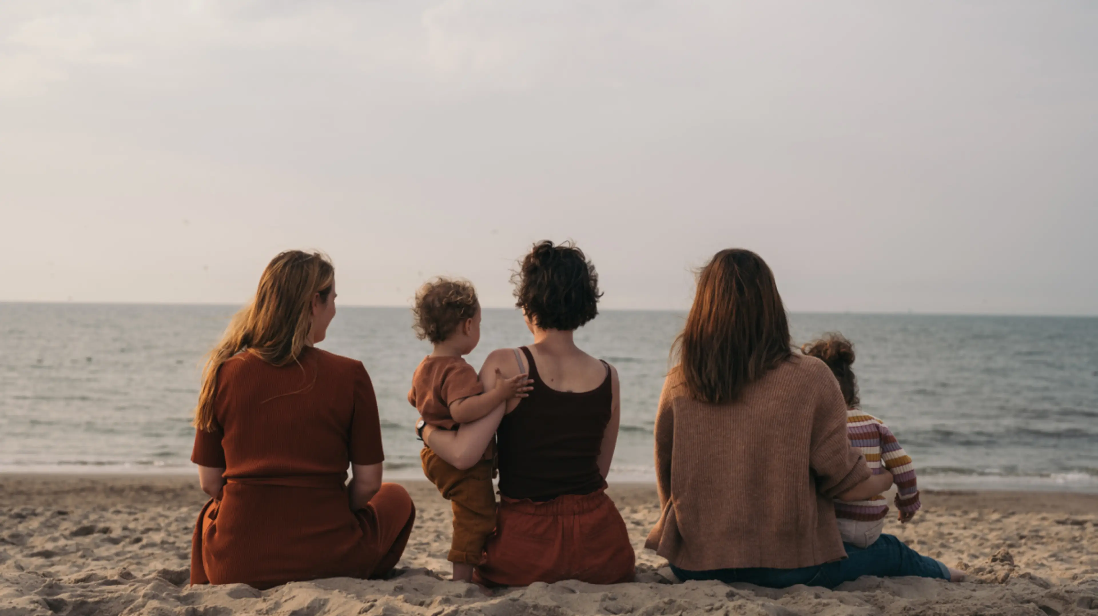How to Make Mom Friends Even If You Don’t Feel Like Leaving the House - article body